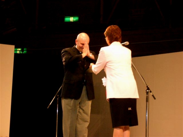 Toronto Branch receives WSKO commendation, Japan, Oct. 2005